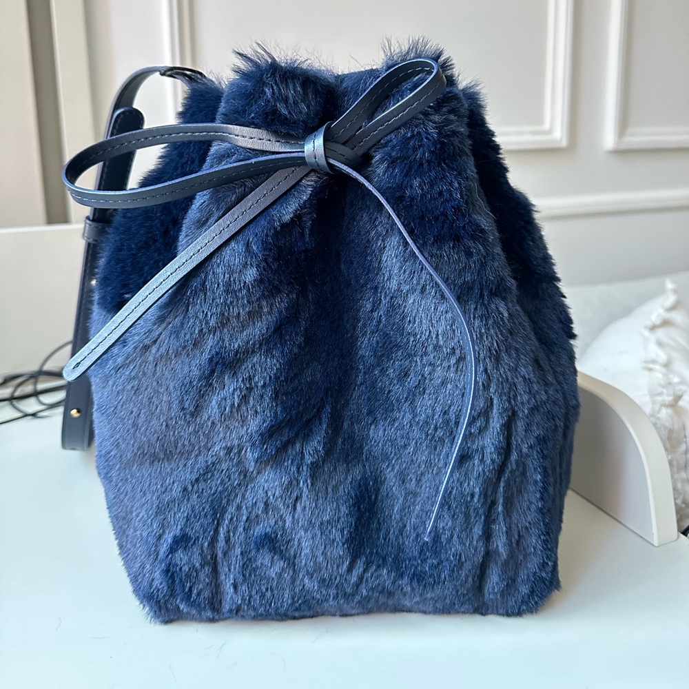 MANSUR GAVRIEL x Apparis Bucket Bag In Navy